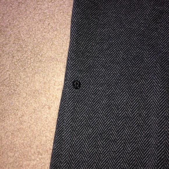 Lululemon “On the Fly” pant I’m herringbone size 6 - Picture 3 of 4